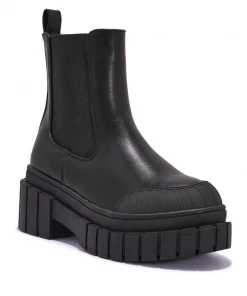 Bubu Shoes Black Ankle Boot With Toe Detail