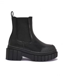 Bubu Shoes Black Ankle Boot With Toe Detail